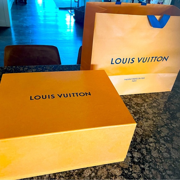 Louis Vuitton on my side MM bag - Picture 1 of 5